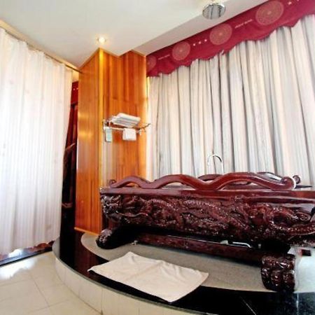 Orient Hotel Дананг Екстериор снимка