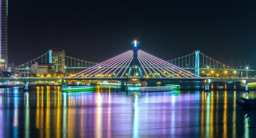 Orient Hotel Дананг Екстериор снимка
