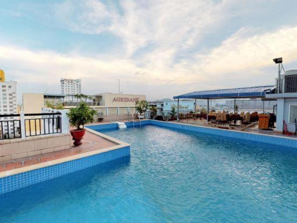 Orient Hotel Дананг Екстериор снимка