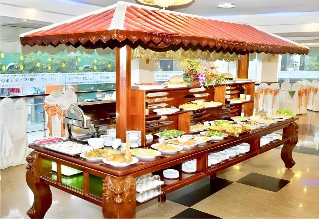 Orient Hotel Дананг Екстериор снимка