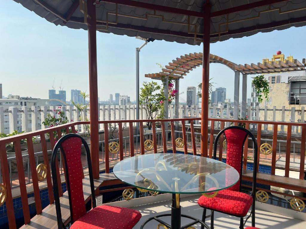Orient Hotel Дананг Екстериор снимка